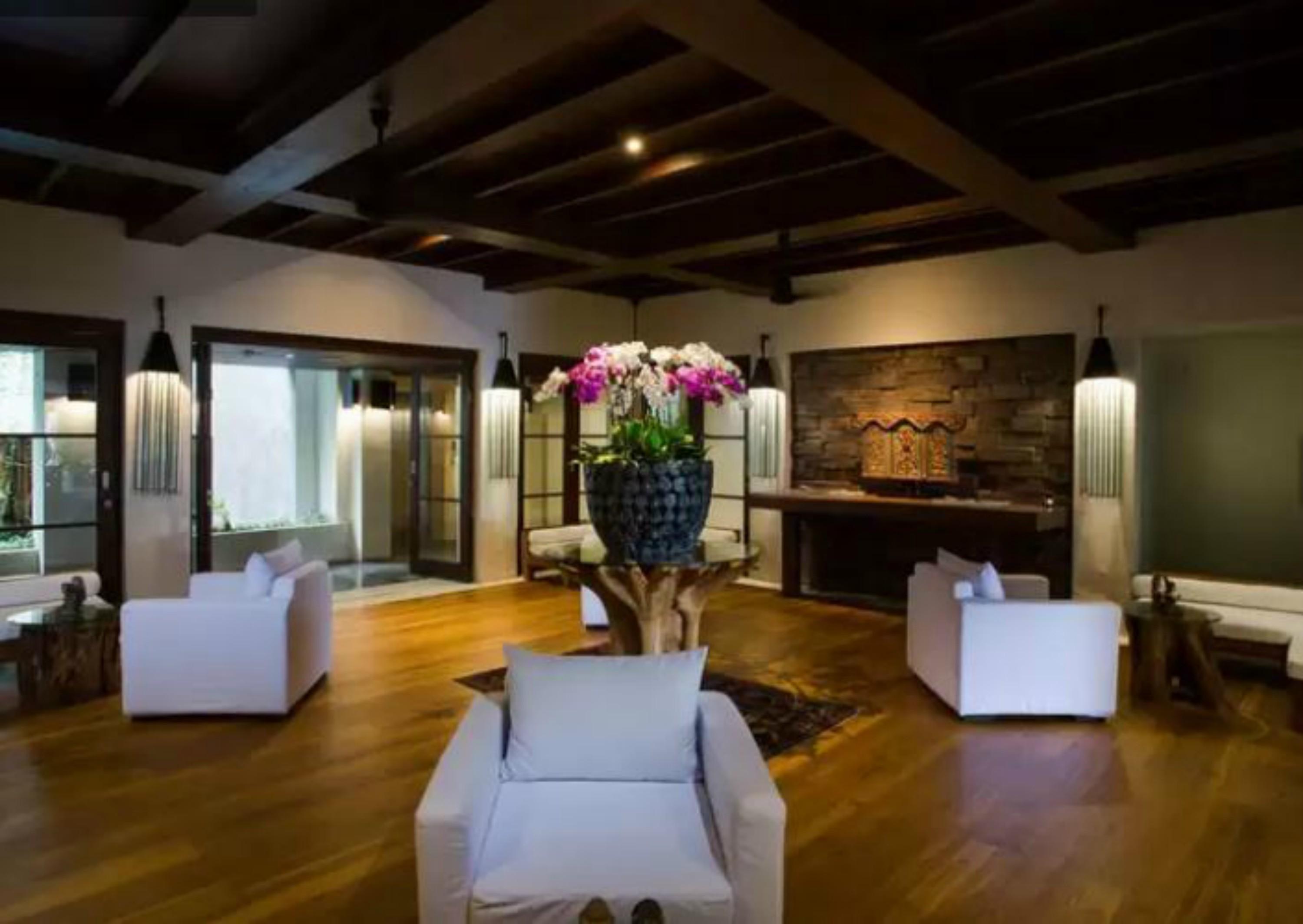 Village Hotel 4*